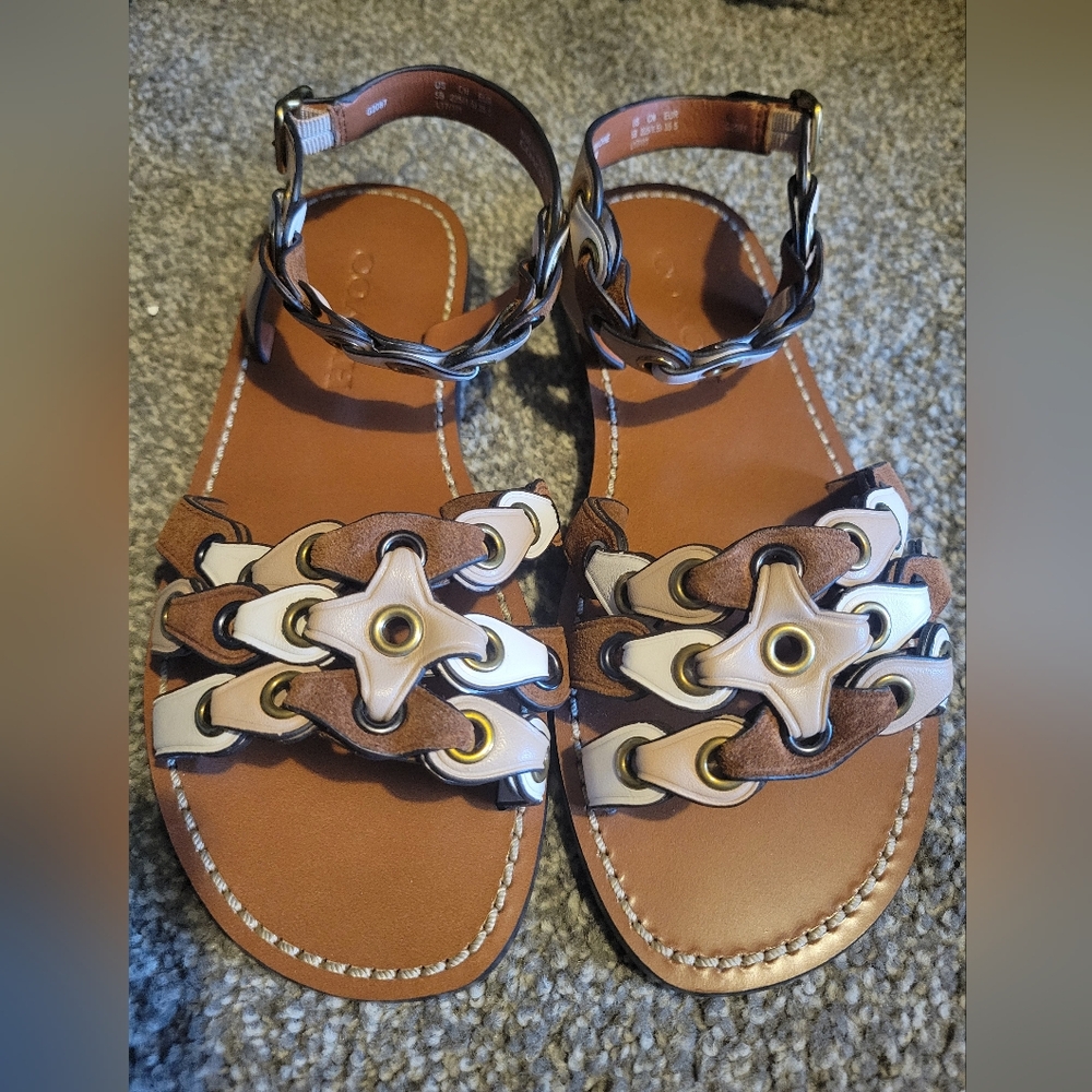COACH Beechwood, Saddle and Chalk Sandals. Size 5